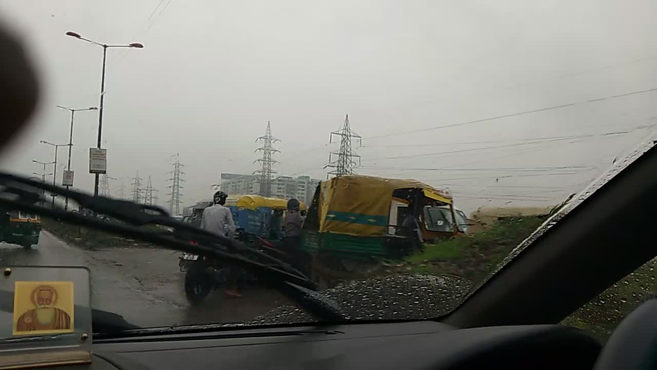 Worst than yesterday morning!  Today's jam was between Ghazipur to Ghaziaba