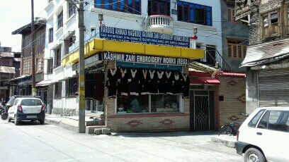 famous kashmiri traditional art zari work at Ali Kadal sringar.
