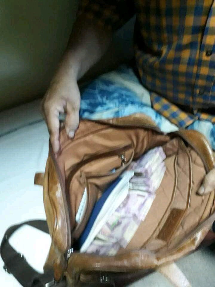 मिलिये सरदार रविन्दर भाटिया से जिन्होंने क़ायम की ईमानदारी की मिसाल! ??
व