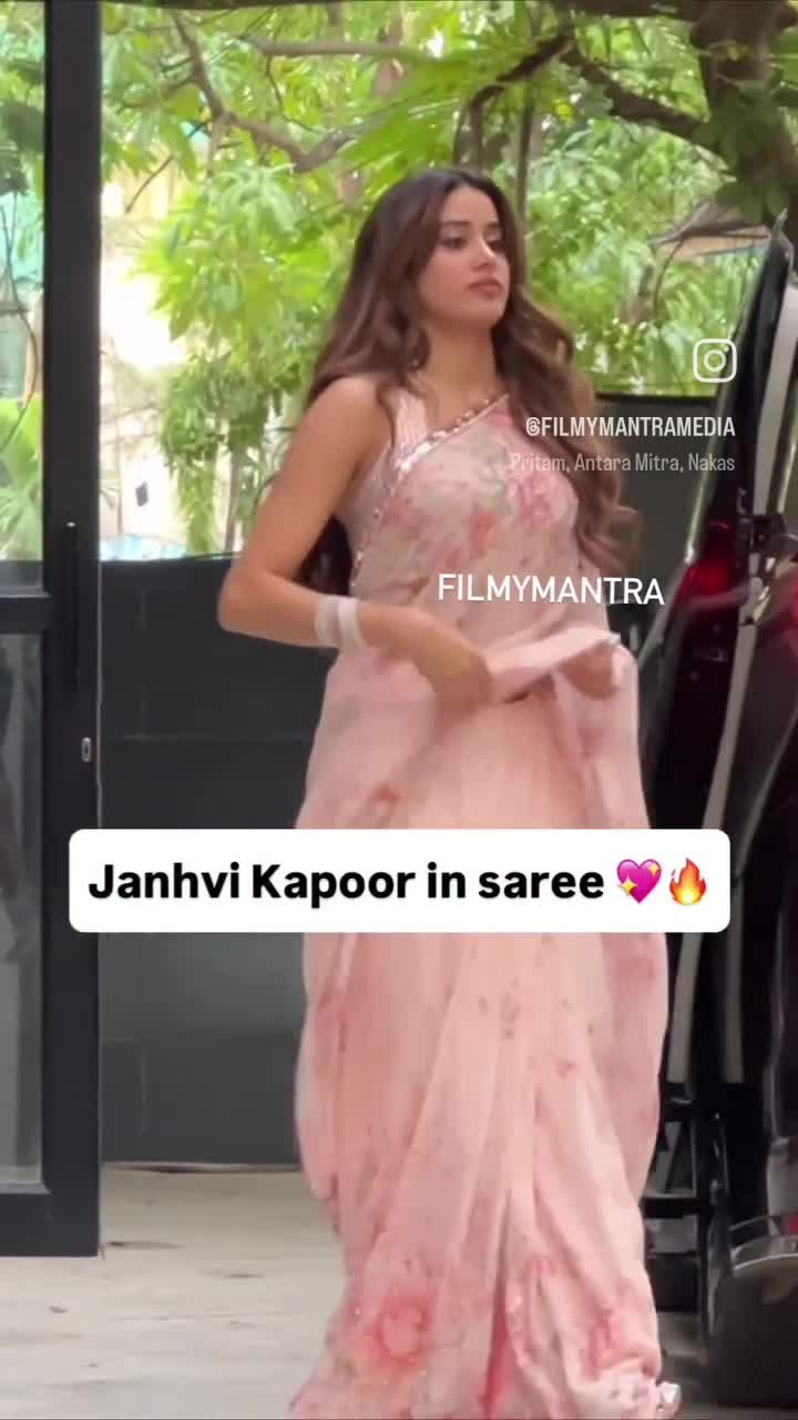 #Janhvi🌸