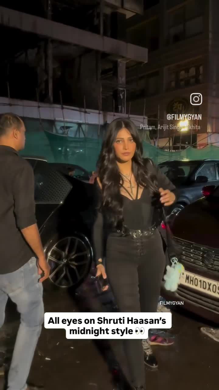#Shruti #Allblackoutfit #ootd 🖤