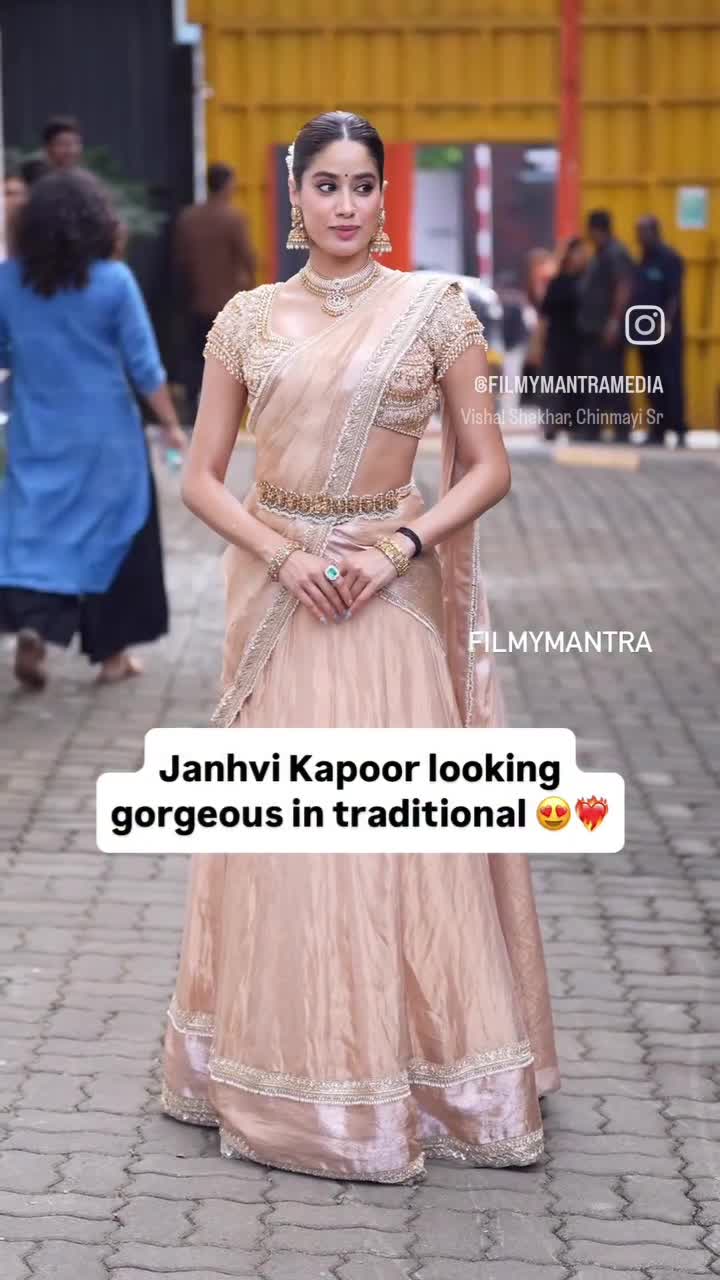 #Janhvi🔥