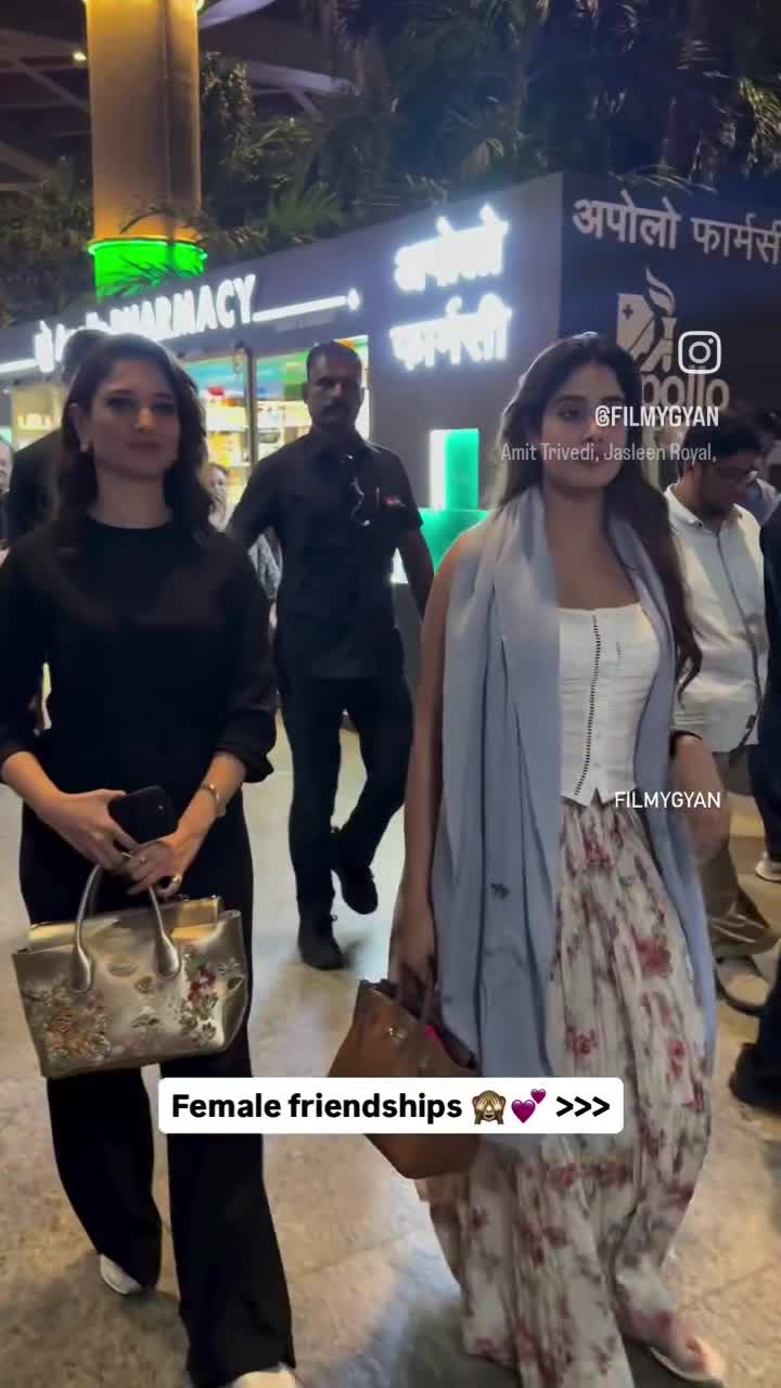 Two hotties in one frame. 🔥