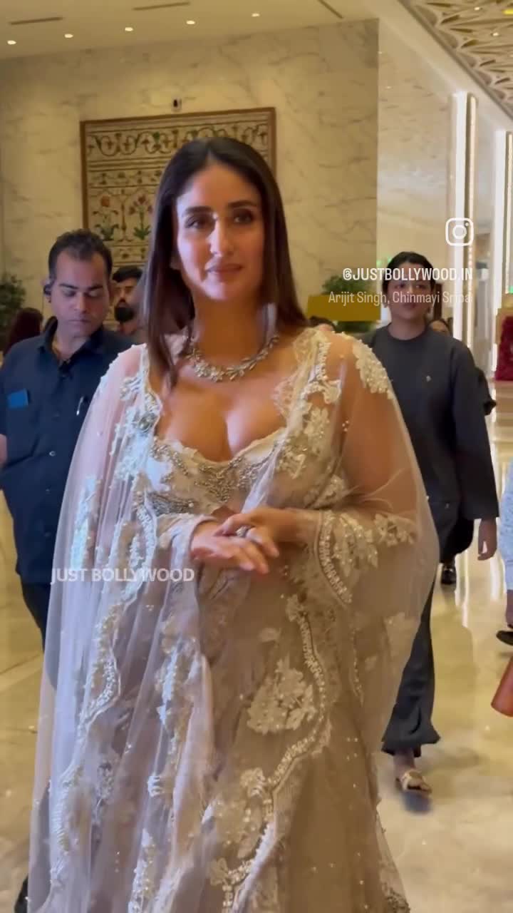 #KareenaKapoor 🔥