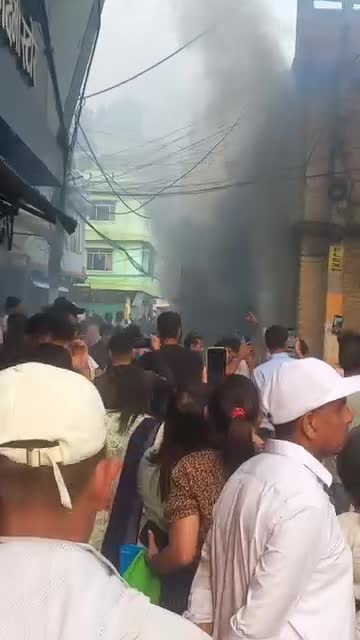 इटहरी उपमहानगरपालीका मां मेयर को कार्यालय र अन्य अफिस मा आगो लागी भएको छ