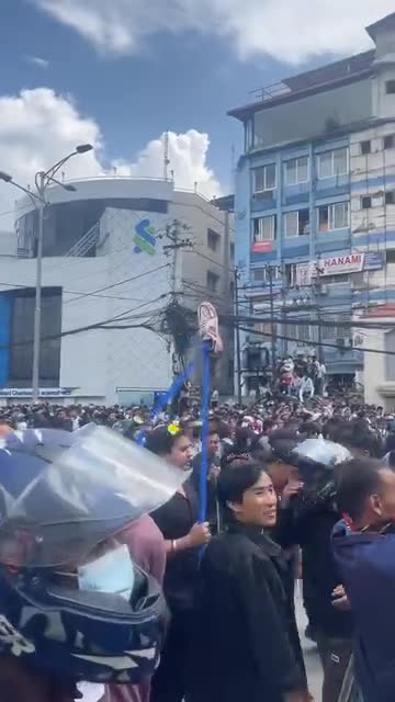 यों जुत्ता लाई नारयणहिटी दरवार मां सजाय र राख्नु पर्छ