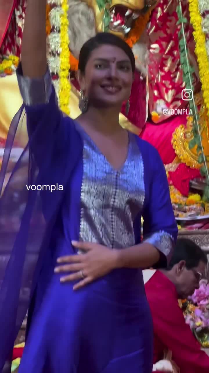 #PriyankaChopra #DurgaPooja 💠