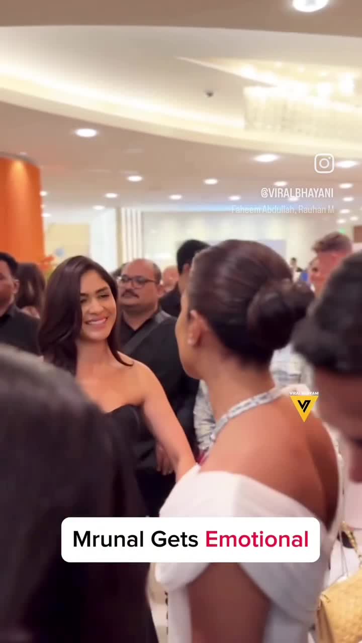 #Mrunal with #Priyanka 🤍🤍