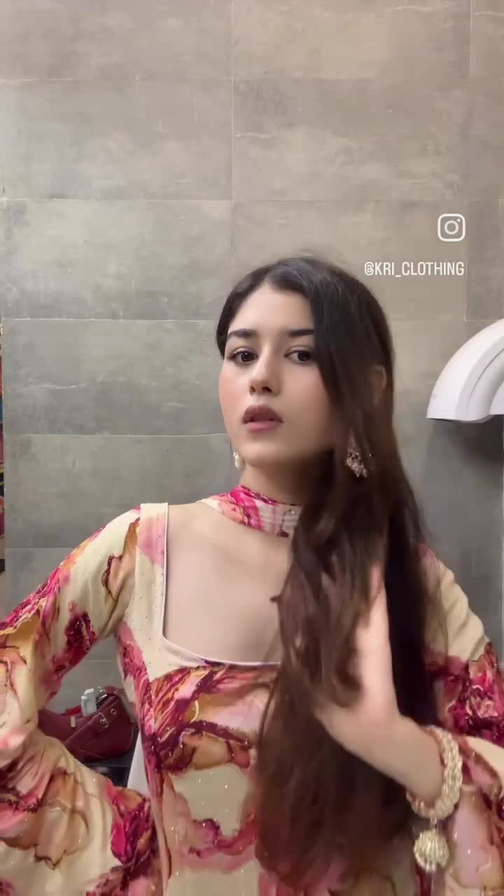 Stunner #EthnicDay #Lifestyle 🌞