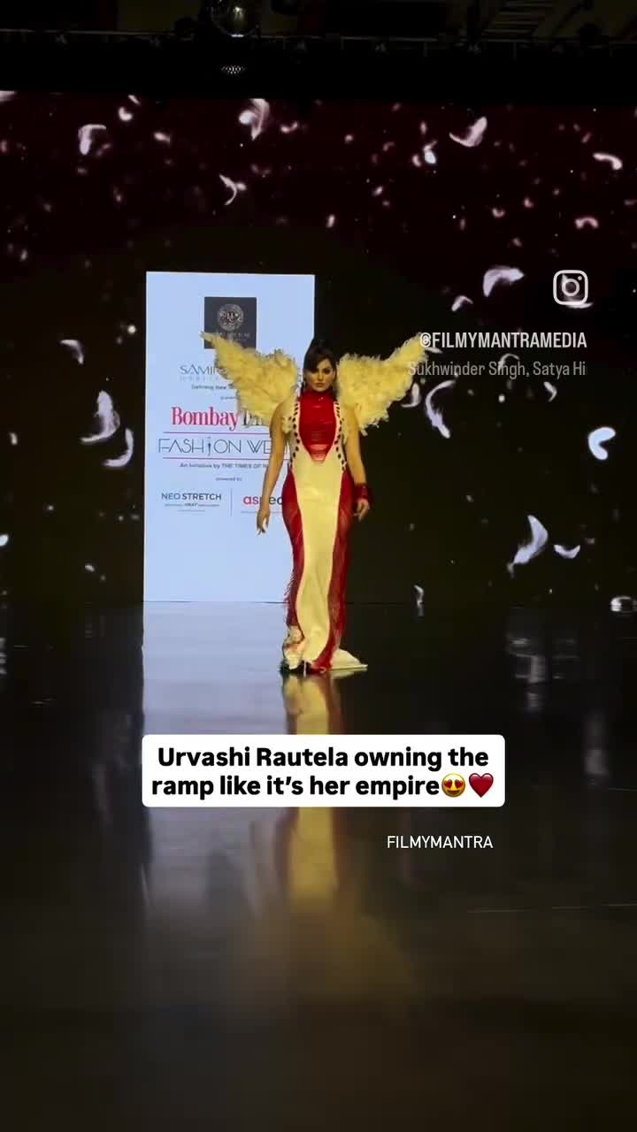 #Urvashi 🪽