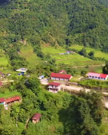 गाउँ मा पढेर ईन्जिनियरिङ् डाक्टर बन्ने अहिले बच्चा पढाउन भने र गाउँ खाली भयो