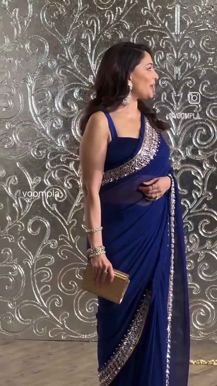 Elegant #MadhuriDixit 💙
