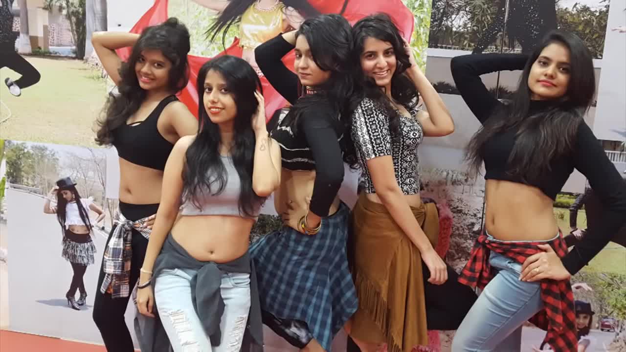 Belly Dance Performance by 5 Indian girls 