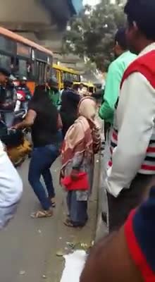 Police walo ki gunda gardi in Delhi @ Near Patel Nagar Metro Station