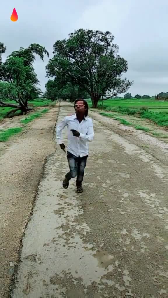 मोदी जी से निवेदन है की या तो इन को भी कोई रोजगार दिया जाए या Internet फिर से महंगा कर दिया जाए....!!!