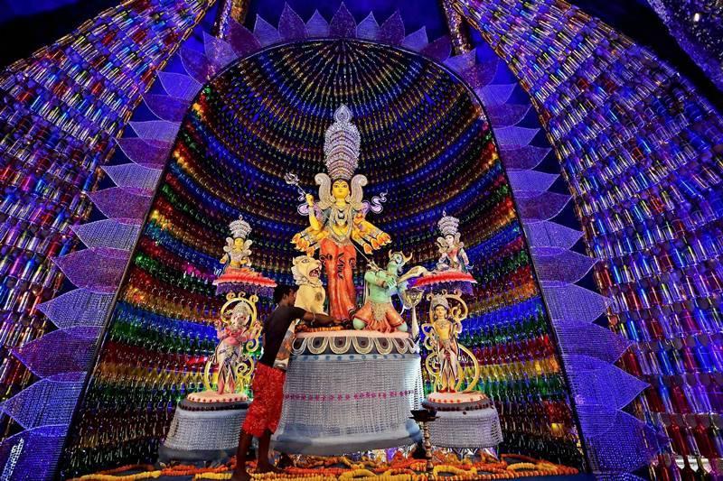 Kolkata’s Durga Pujas Are Keeping culture alive 