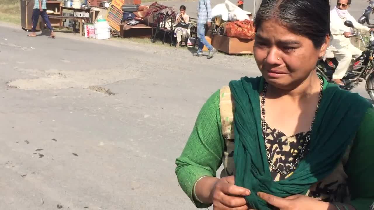 (अच्छे दिन ) करनाल में इस औरत के मकान की रजिस्ट्री होने के बावजूद इसके मकान को तोड़ दिया यदि जगह में कोई दिक़्क़त थी तो तहसीलदार ने रजिस्ट्री क्यूँ की