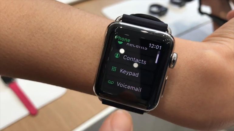 User claims Apple watch crashes when asked about weather.